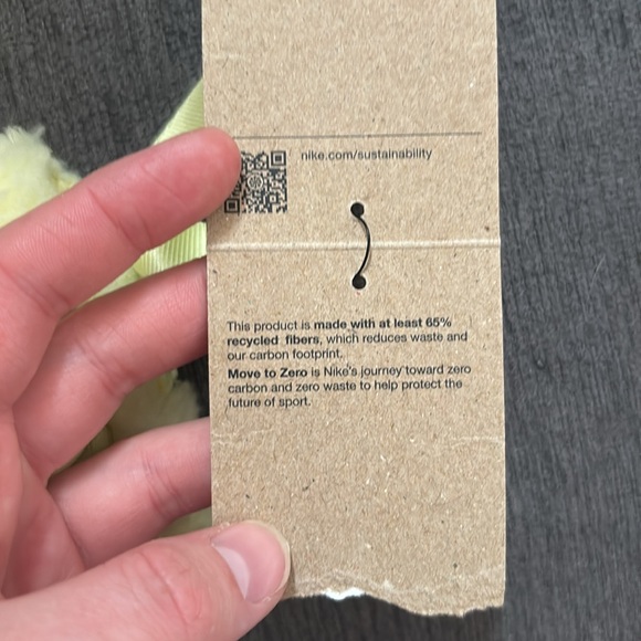 Nike Crossbody Bag - Picture 4 of 11